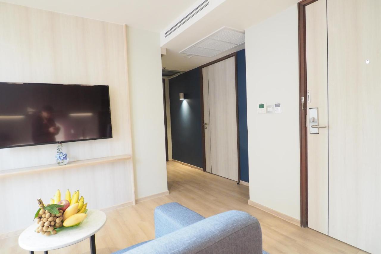 The Quarter Phromphong By Uhg Hotel Bangkok Exterior photo